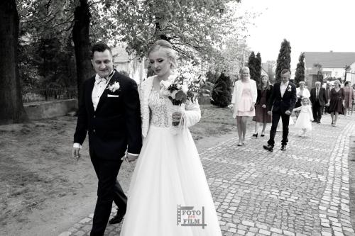 karolina-i-piotr-21 Fotografia ślubna, fotografia plener, wesele, ślub, Brzeg Dolny, fotoprofilm.pl